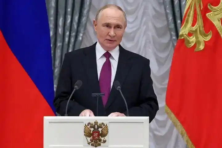 普京:“海燕”和“波塞冬”可保数十年战略平衡