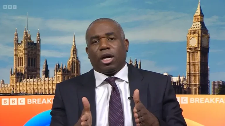 逾百名囚犯被误释,英国副首相兼司法大臣:难免的