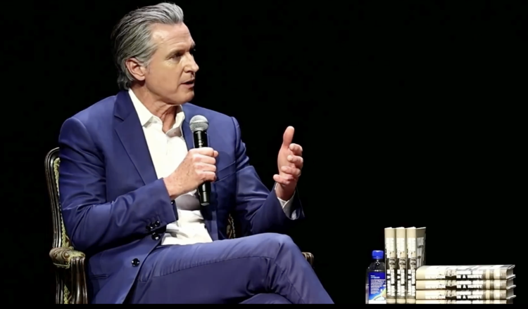 加州州长批评美以政府对伊朗发动袭击:“一场非法、危险的战争”