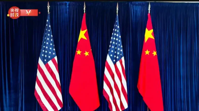 习近平同美国总统特朗普在釜山会晤