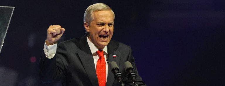 极右翼候选人卡斯特当选智利总统,“父亲曾是纳粹”