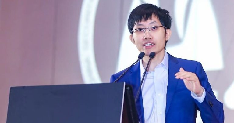 从67亿到2668亿,梁文锋登顶全球财富增速榜首
