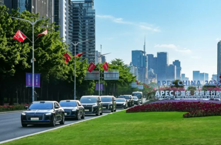 红旗比亚迪组成深圳APEC峰会国宾车队